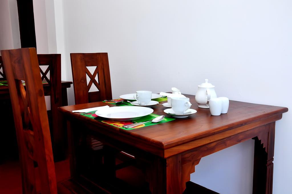 Little Swan Guest House เบนโตตา ภายนอก รูปภาพ