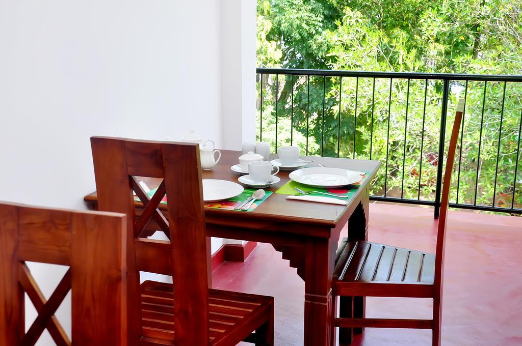 Little Swan Guest House เบนโตตา ภายนอก รูปภาพ