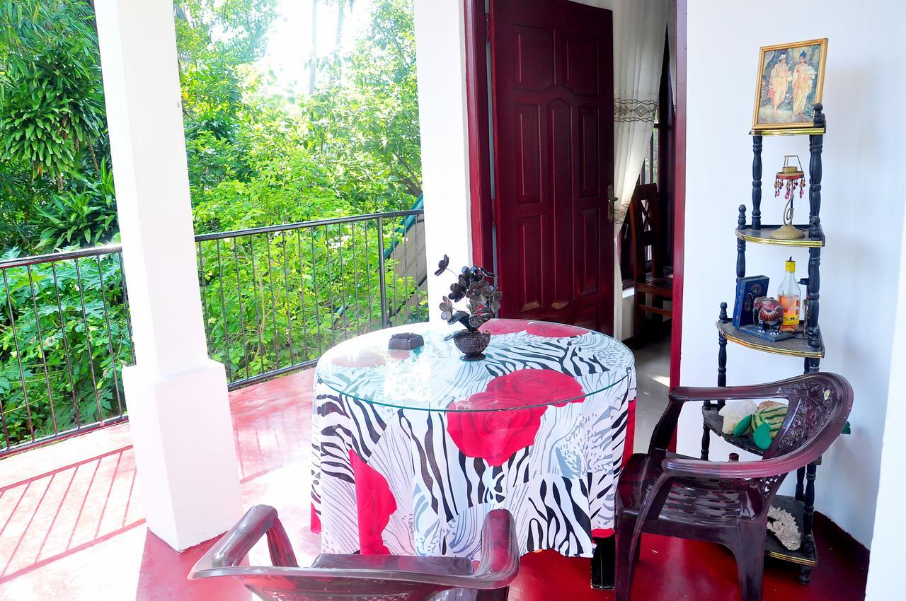 Little Swan Guest House เบนโตตา ภายนอก รูปภาพ
