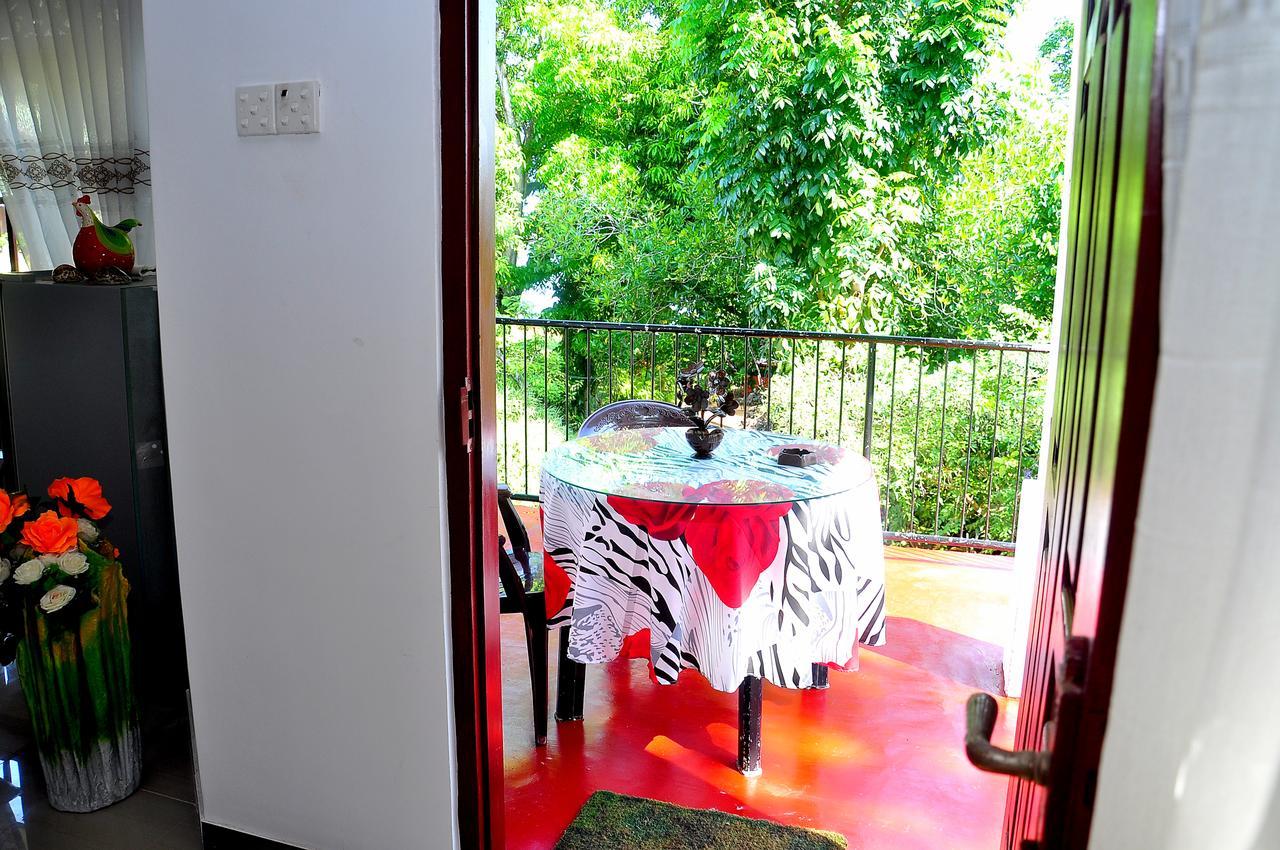 Little Swan Guest House เบนโตตา ภายนอก รูปภาพ