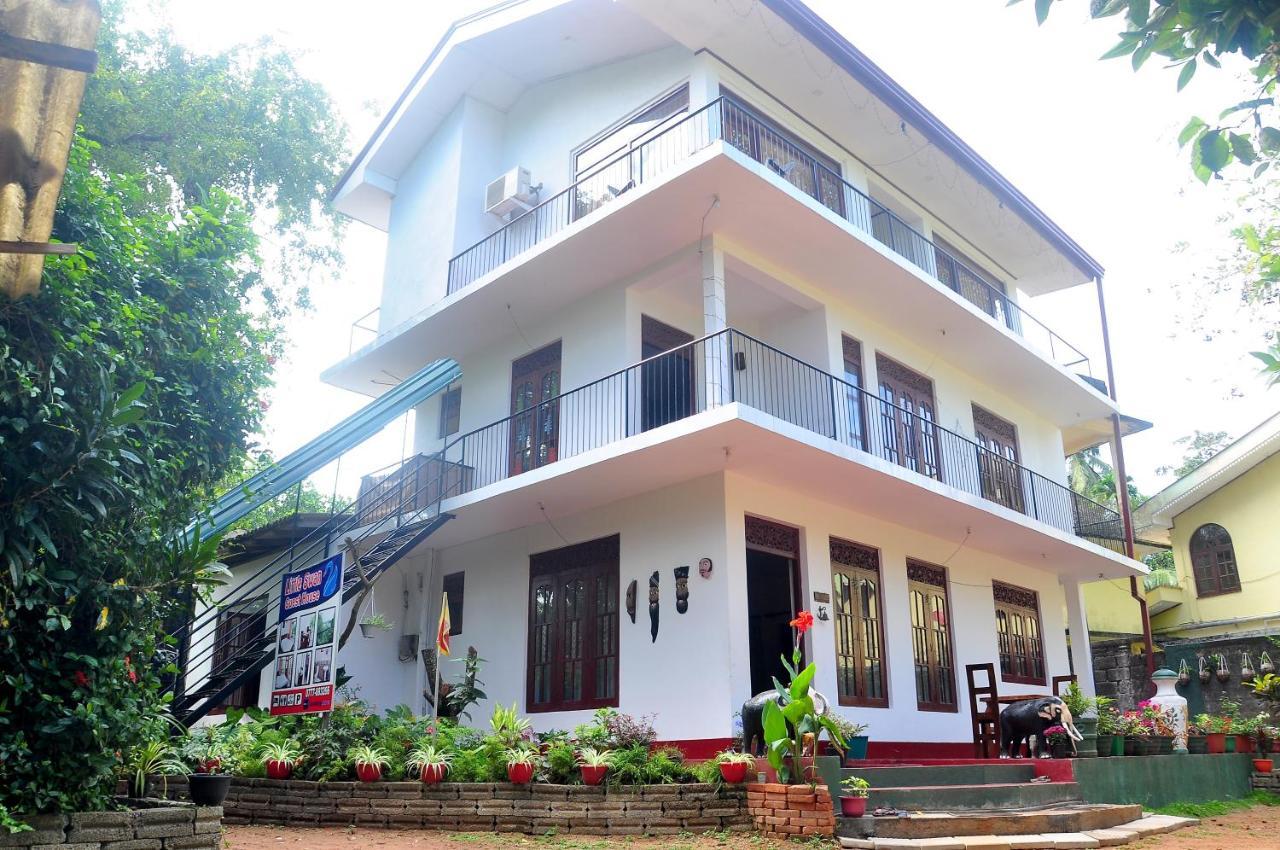 Little Swan Guest House เบนโตตา ภายนอก รูปภาพ
