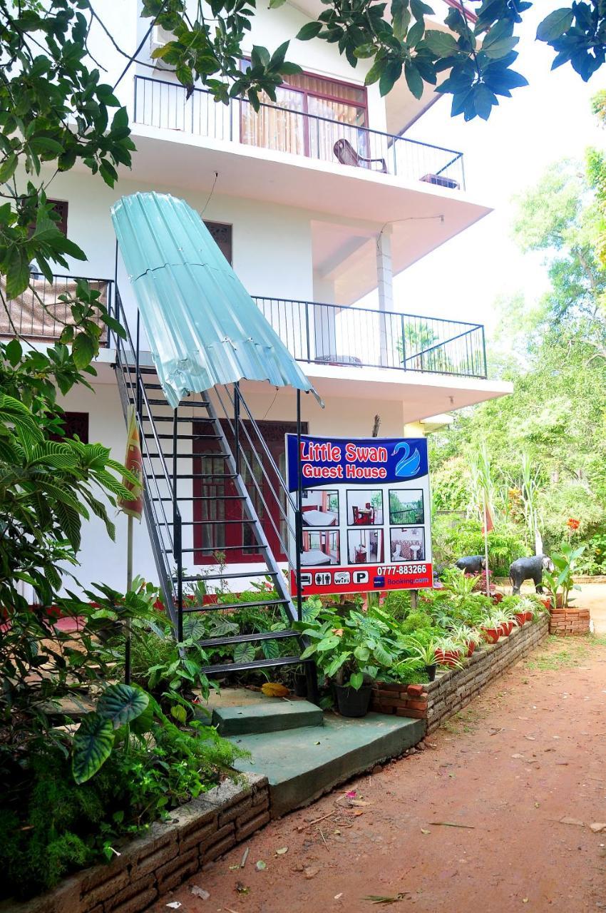 Little Swan Guest House เบนโตตา ภายนอก รูปภาพ